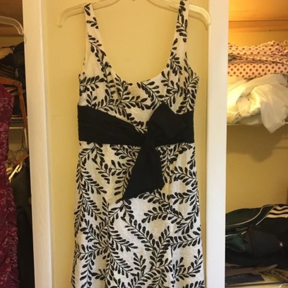 Black and white floral dress - Picture 3 of 6